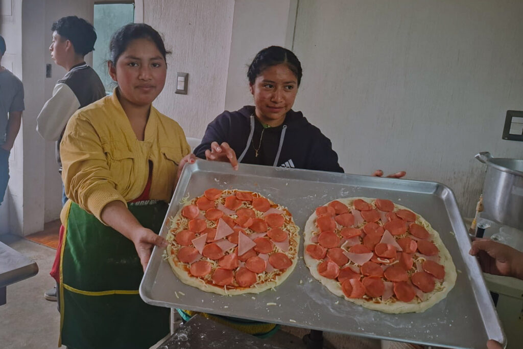 SBS - Protección - Quédate Sololá - Elaboración de pizzas - 12